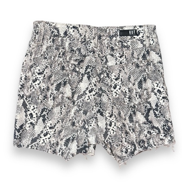 Kut from the Kloth Gidget High Rise Snake Print Cut Off Shorts Women’s Size 0 - Picture 4 of 16